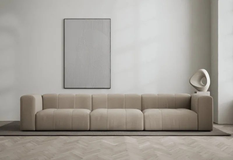 Cecco 3-sits soffa von LAYERED in Bouclé Warm Clay – Ambientefoto