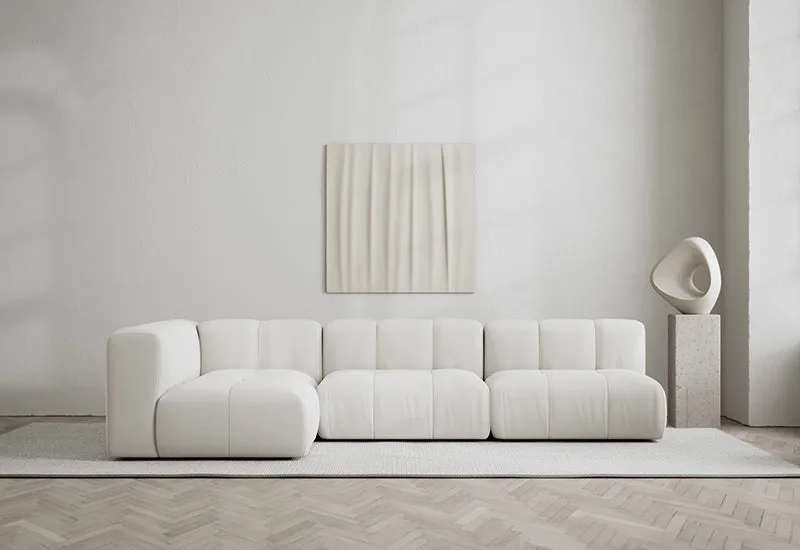 Cecco 4-sits hörnsoffa vänster van LAYERED in Linen Look Bone White – sfeerfoto