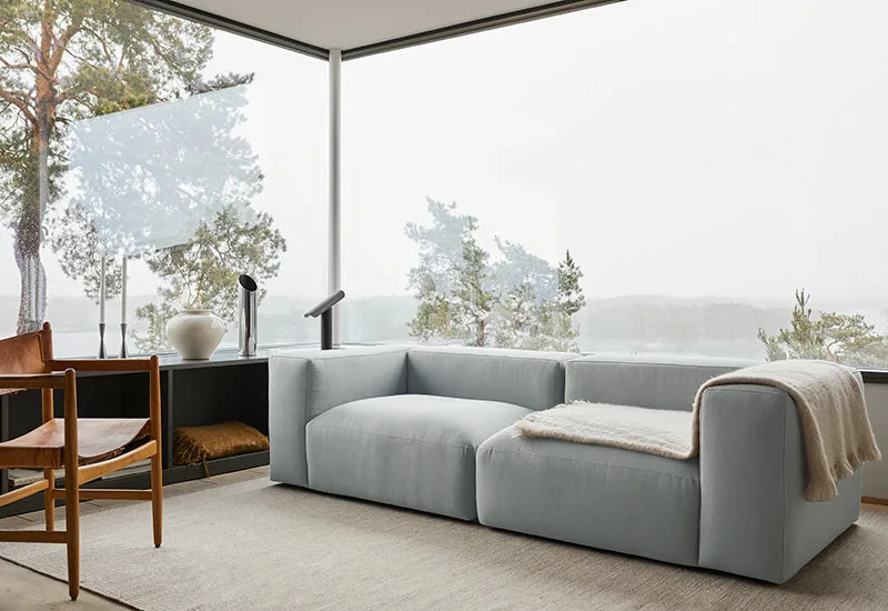 Rosso 2-sits soffa by LAYERED in Linen Look Sky Blue – interior photo