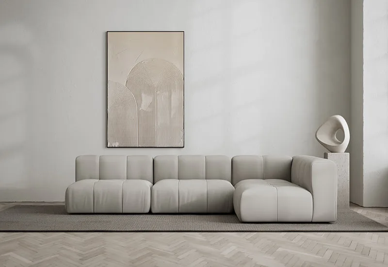 Cecco 4-sits hörnsoffa höger von LAYERED in Linen Look True Greige – Ambientefoto