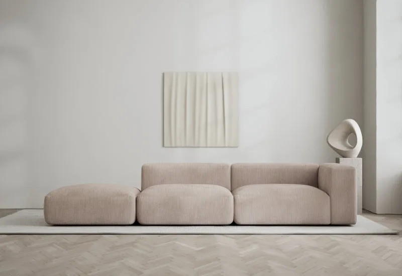 Rosso 3-sits soffa öppen vänster van LAYERED in Cord Light Nougat – sfeerfoto