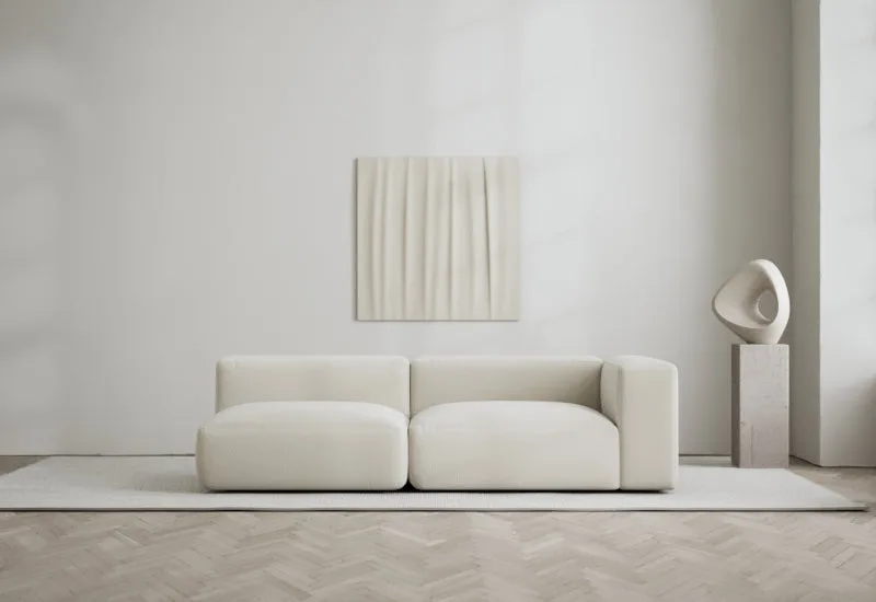 Rosso 2-sits soffa öppen vänster van LAYERED in Bouclé Pearly Off White – sfeerfoto