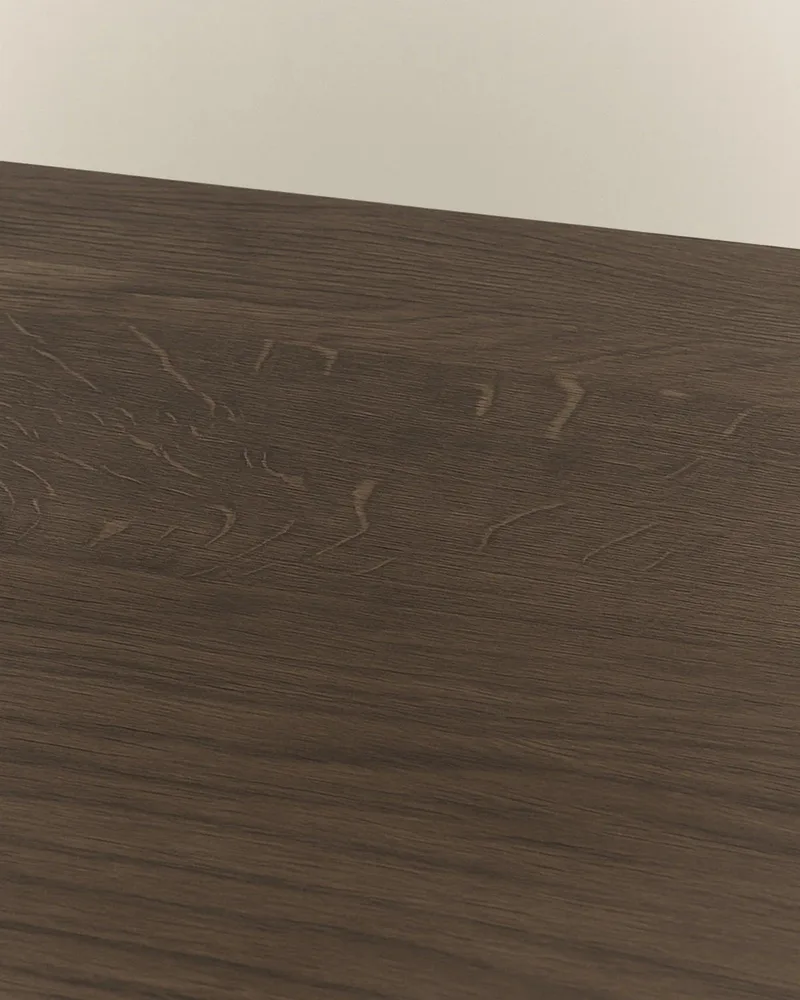 SPINA LOUNGE TABLE de LOUISE ROE en Smoked Oak – photo d’ambiance