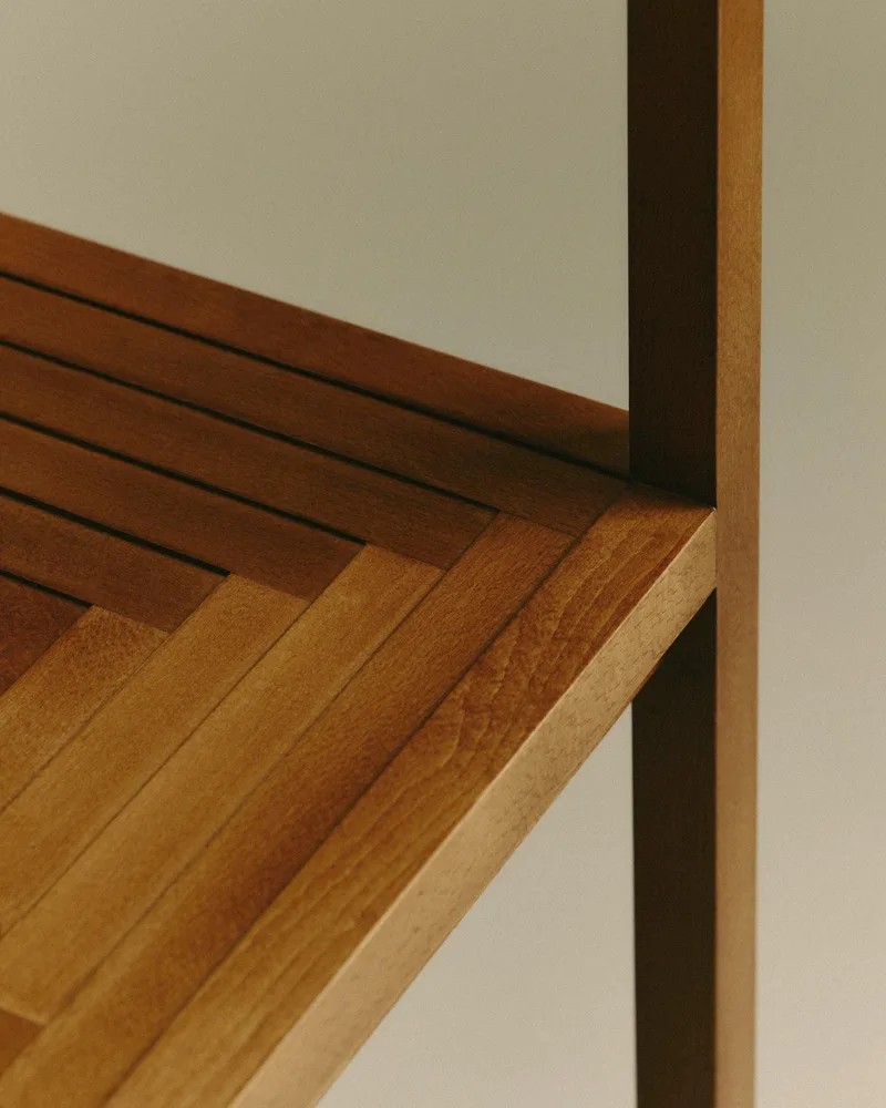 FRANKIE CHAIR von LOUISE ROE in Beech Wood Golden Brown – Ambientefoto