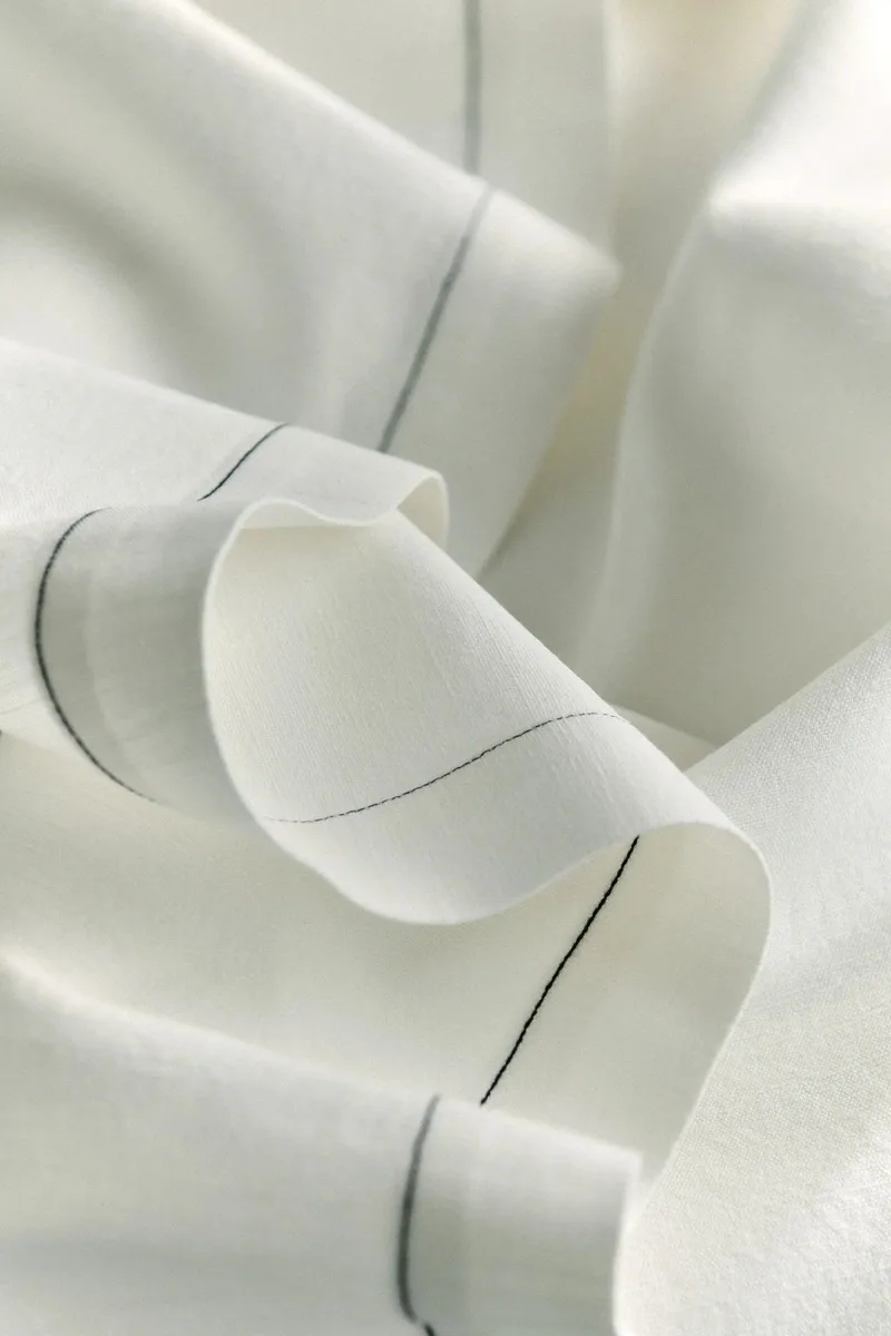 S.R. TABLE CLOTH 03 by LOUISE ROE – interior photo 3 of 3