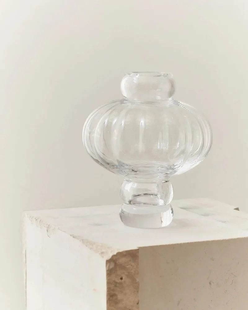 BALLOON VASE 02 GLASS by LOUISE ROE in Clear – product photo