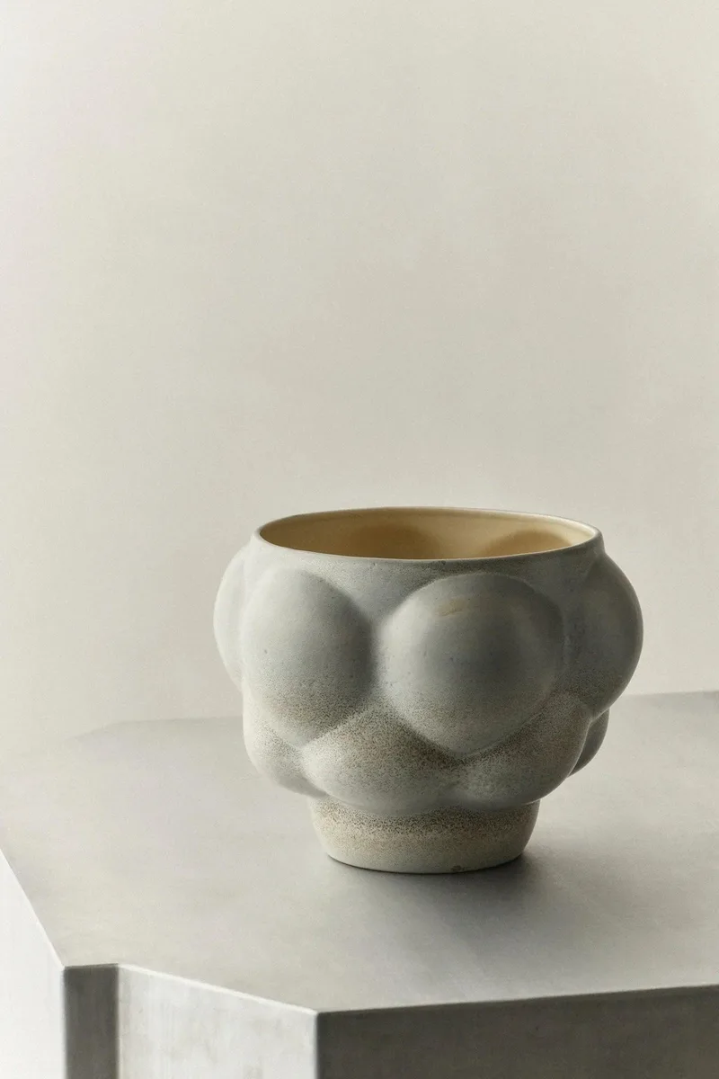 BALLOON BOWL 06 CERAMIC von LOUISE ROE in Vintage Glaze – Ambientefoto