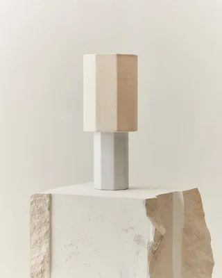 EIGHT OVER EIGHT LAMP SMALL by LOUISE ROE in White Marble, Jute White – product photo 2 of 2