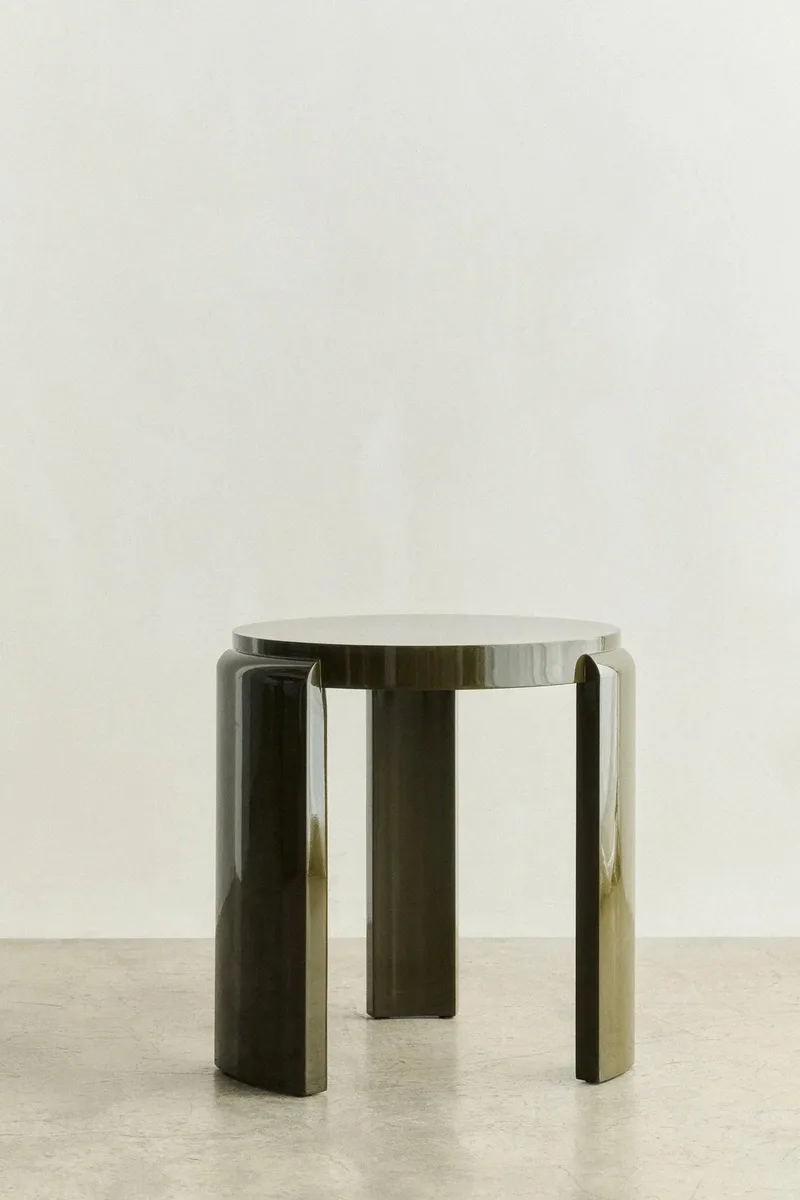 SPINA STOOL by LOUISE ROE in Beech Wood Olive Green Lacquer – interior photo