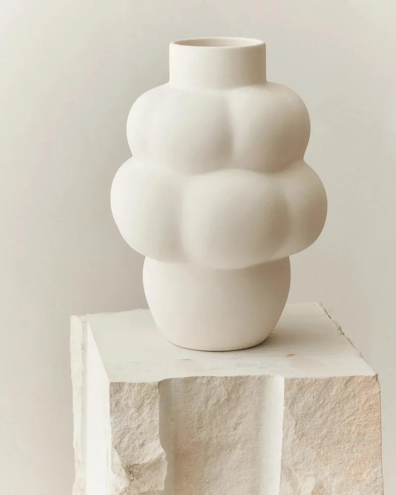 BALLOON VASE 04 GRANDE CERAMIC by LOUISE ROE in Raw White – product photo