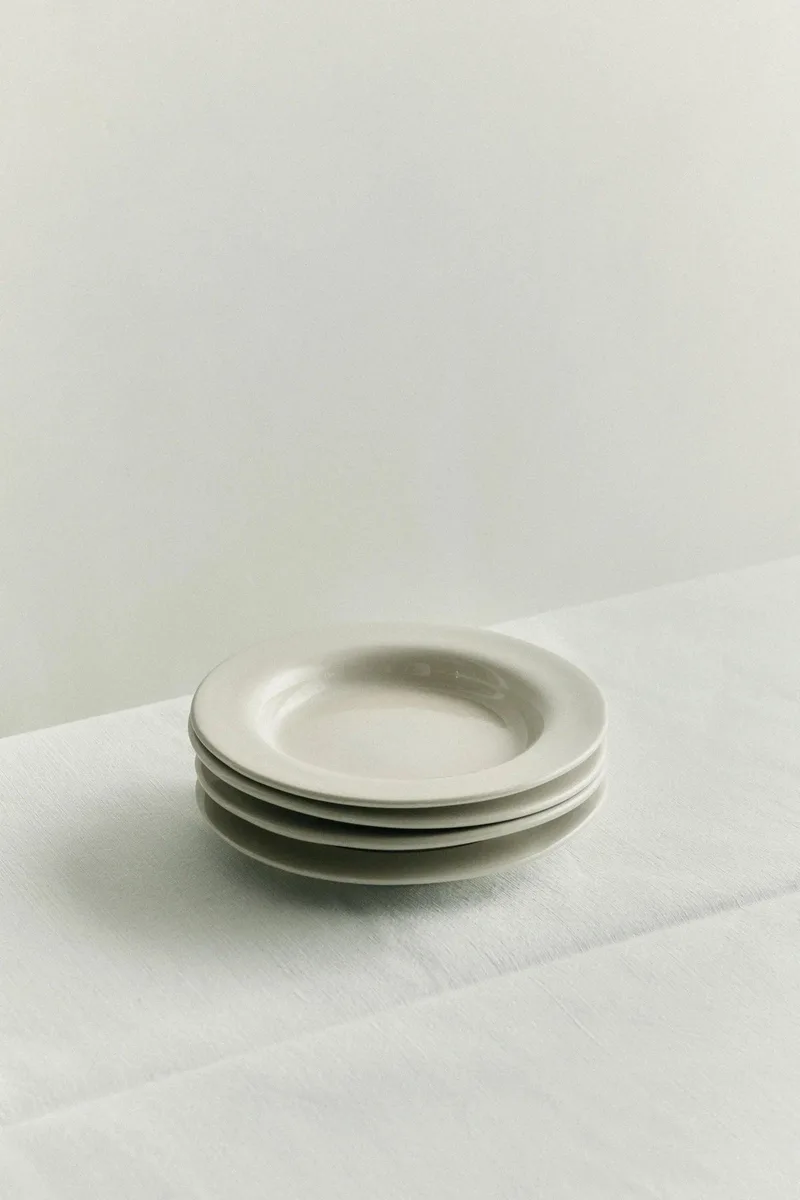 S.R. DESSERT PLATE van LOUISE ROE in BUNDLE (4 PLATES) – productfoto
