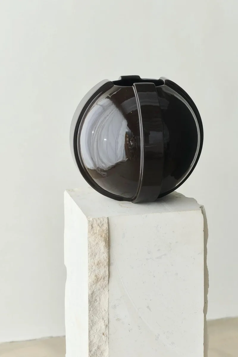 VINCI VASE 01 by LOUISE ROE in Dark Brown – product photo