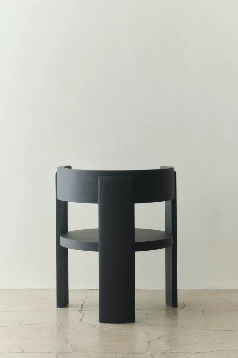 SPINA LOUNGE CHAIR by LOUISE ROE in Black Oak – interior photo