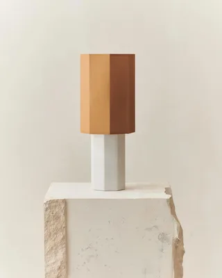 EIGHT OVER EIGHT LAMP SMALL by LOUISE ROE in White Marble, Brass Colored – product photo 2 of 2
