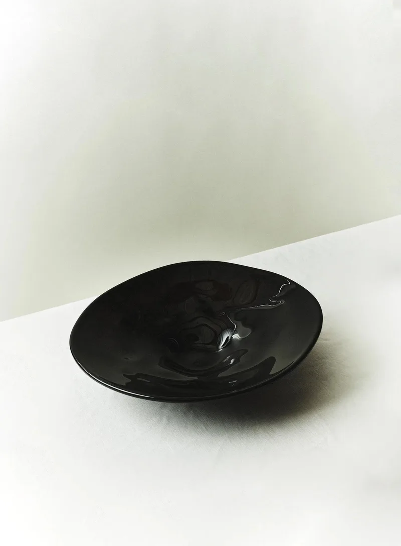S.R. VINTAGE TRAY PLAIN BLACK by LOUISE ROE – product photo