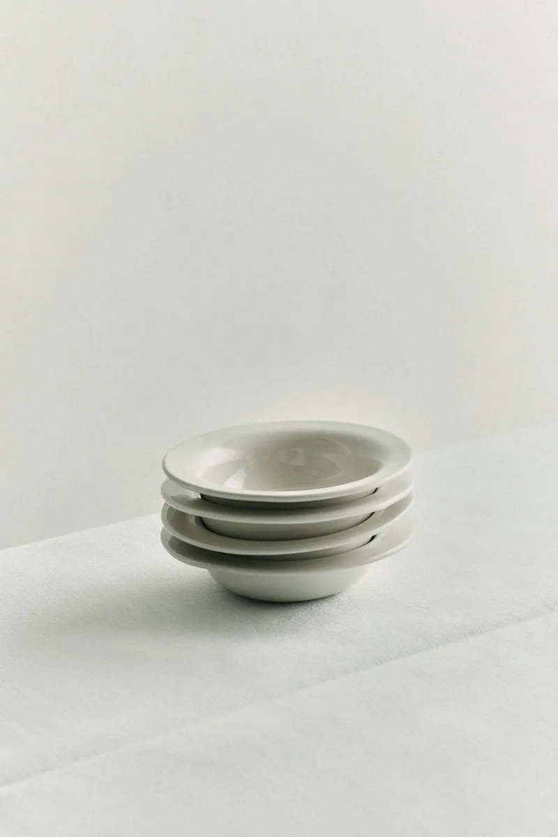 S.R. SMALL SHALLOW BOWL van LOUISE ROE in BUNDLE (4 BOWLS) – productfoto