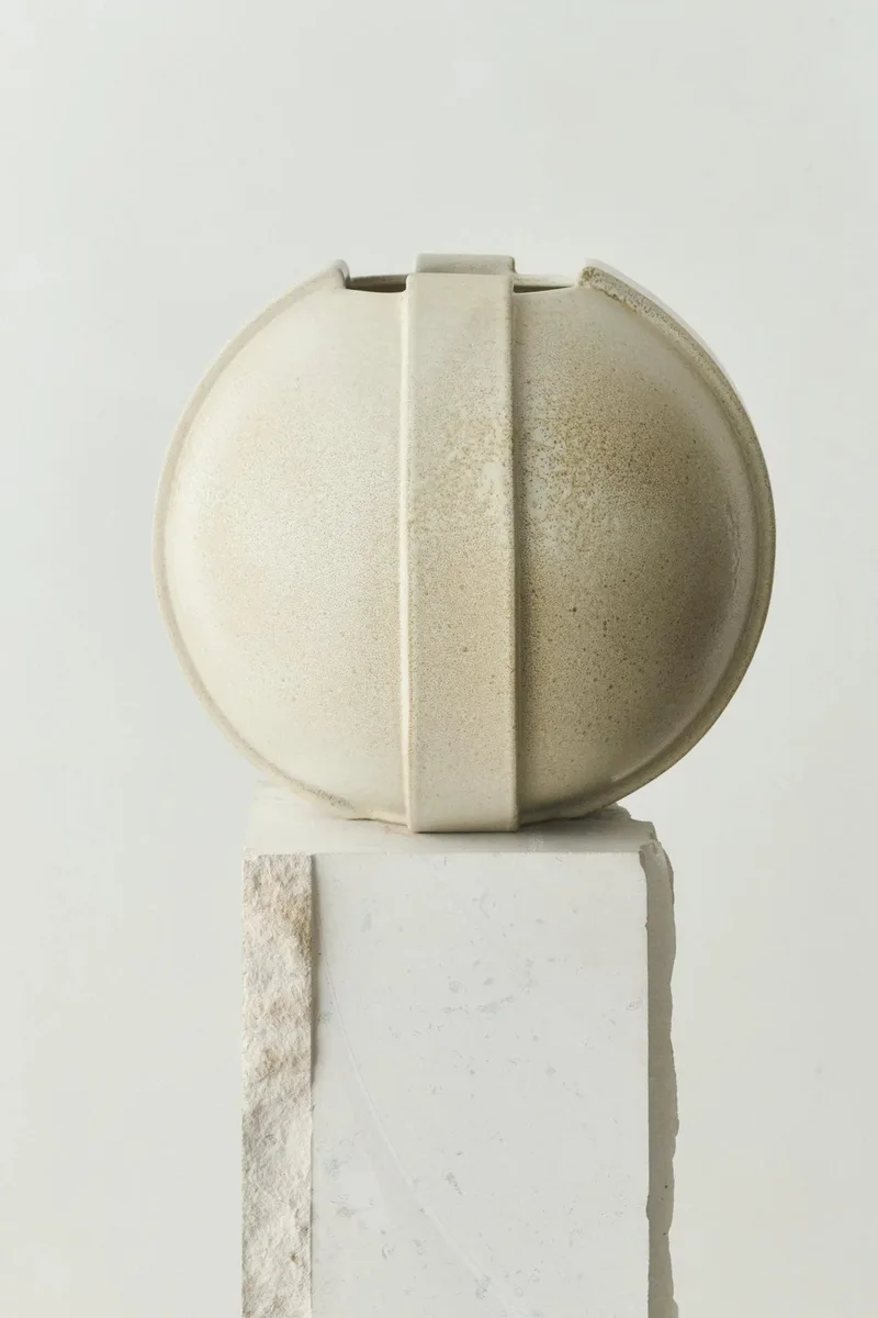 VINCI VASE 01 by LOUISE ROE in Vintage Glaze – product photo