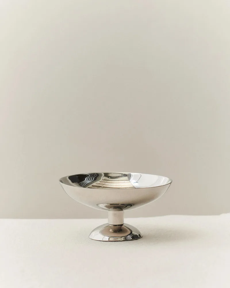 METAL CHAMPAGNE COUPE, LOW van LOUISE ROE – productfoto