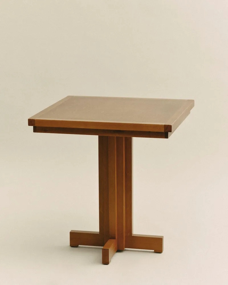 FRANKIE TABLE von LOUISE ROE in Beech Wood Golden Brown – Produktfoto