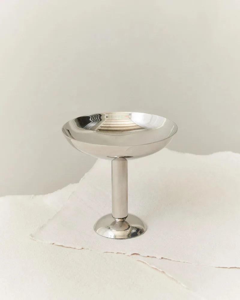 METAL CHAMPAGNE COUPE, TALL von LOUISE ROE – Produktfoto
