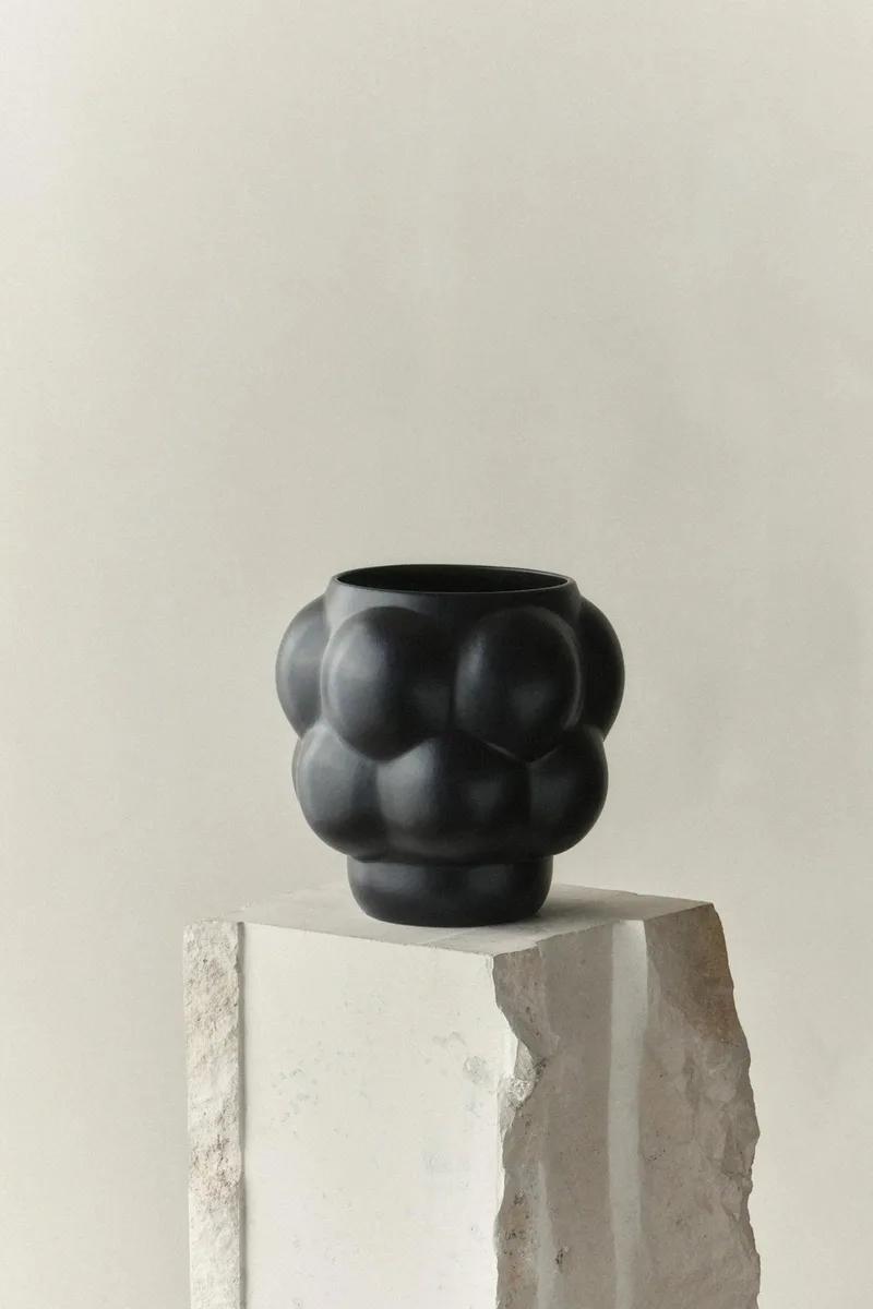 BALLOON POT 09 INK BLACK by LOUISE ROE – product photo