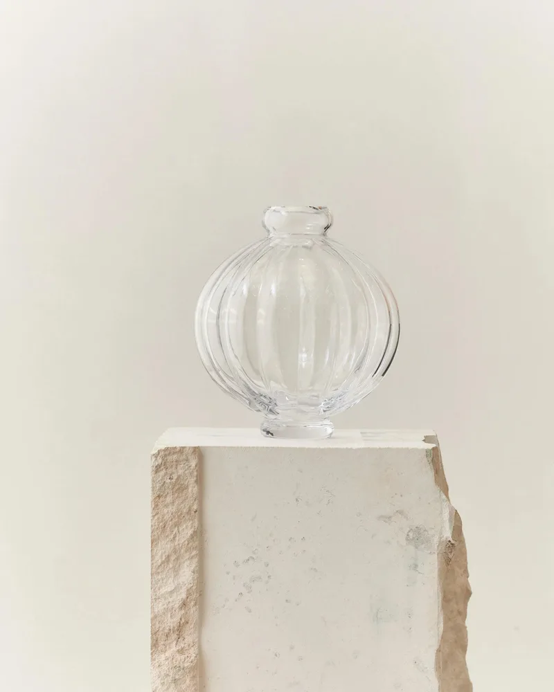 BALLOON VASE 01 GLASS de LOUISE ROE en Clear – photo du produit