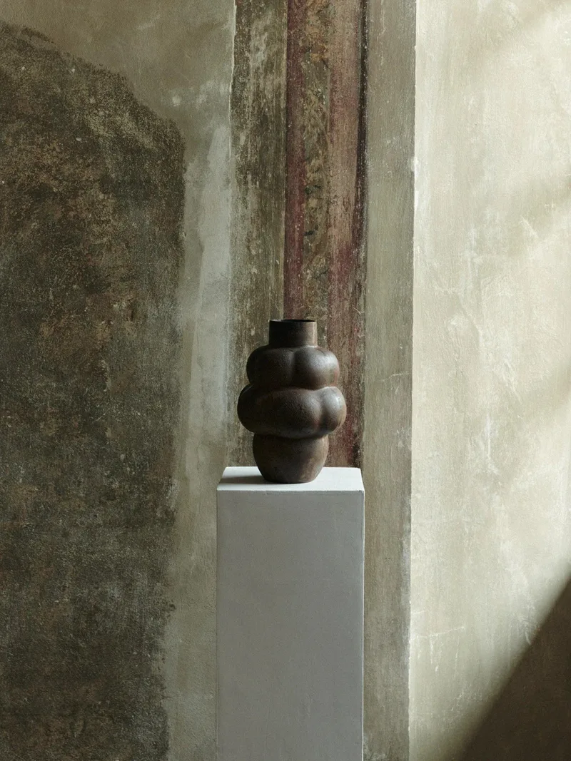 THE ROE STUDIO BALLOON OBJECT 005 by LOUISE ROE – interior photo