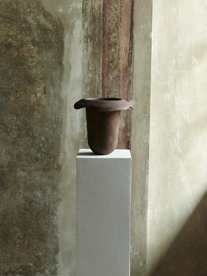 THE ROE STUDIO COLLAR OBJECT 006 by LOUISE ROE – interior photo