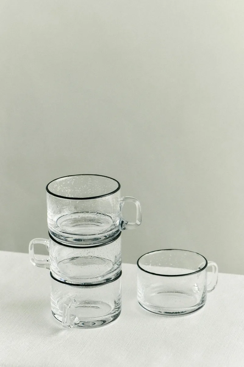 S.R. BOWL WITH HANDLE van LOUISE ROE in BUNDLE (4 BOWLS) – sfeerfoto
