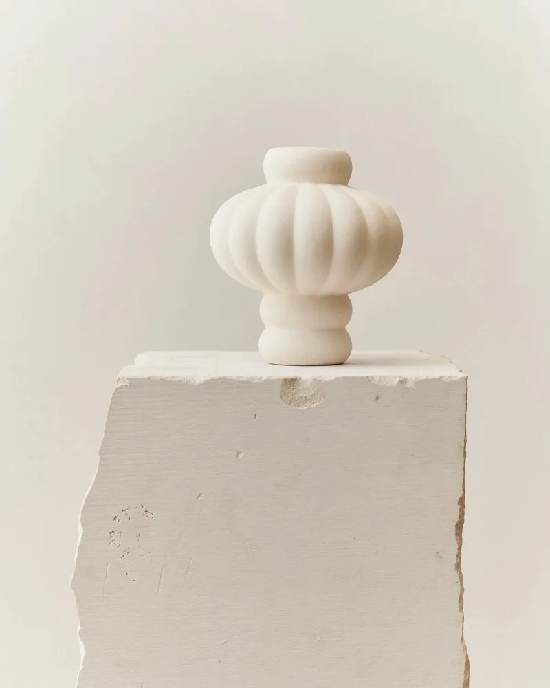 BALLOON VASE 02 CERAMIC RAW WHITE by LOUISE ROE – product photo
