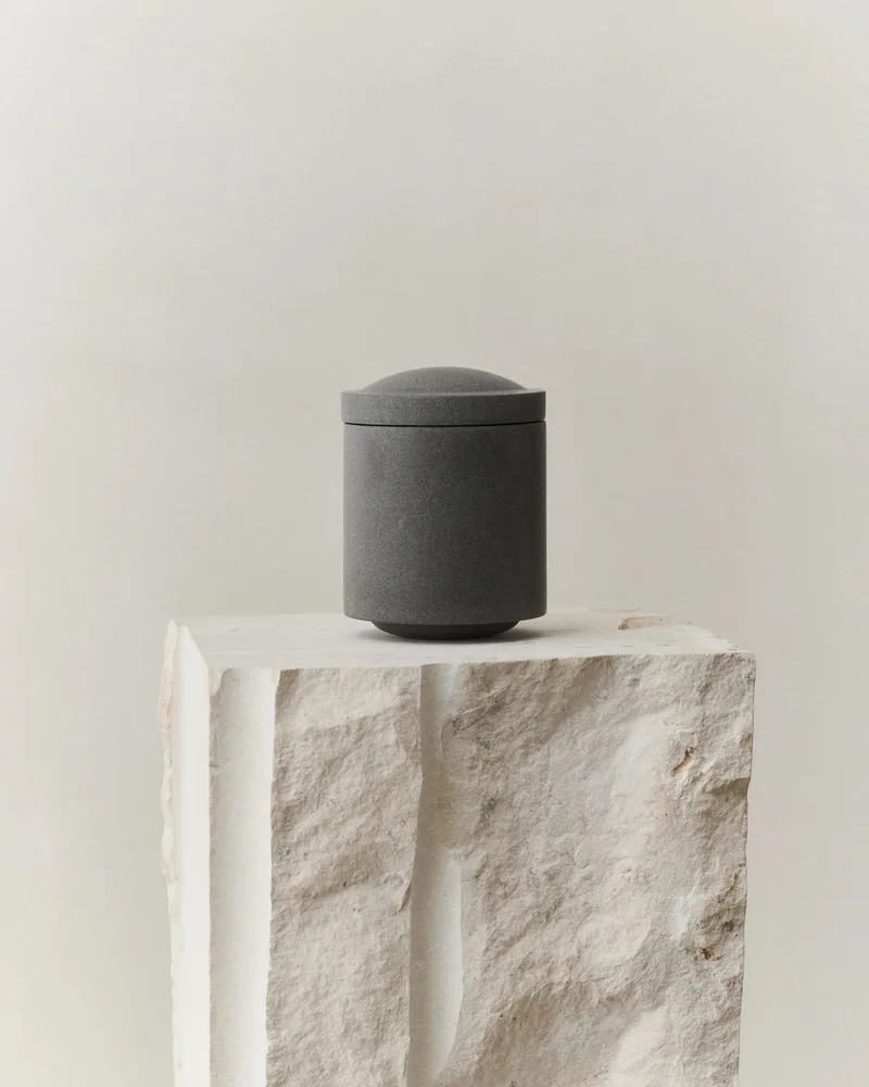 GALLERY OBJECT JAR 01 by LOUISE ROE in Black Basalt – product photo