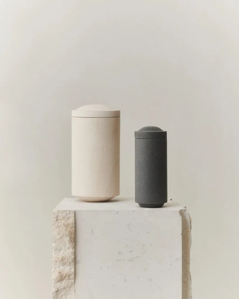 GALLERY OBJECT JAR 03 van LOUISE ROE in Black Basalt – productfoto
