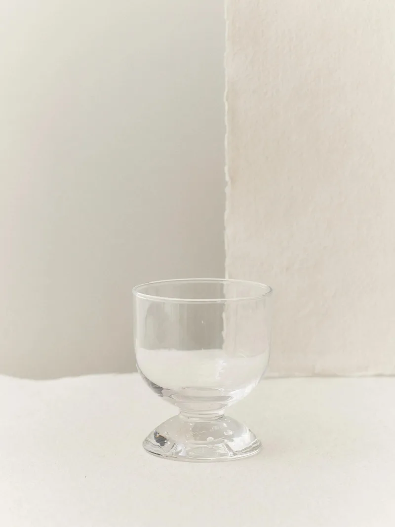 BUBBLE WATER GLASS LOW PLAIN TOP von LOUISE ROE – Produktfoto