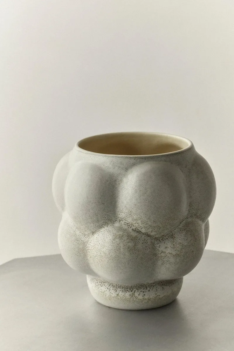BALLOON POT 09 by LOUISE ROE in Vintage Glaze – interior photo