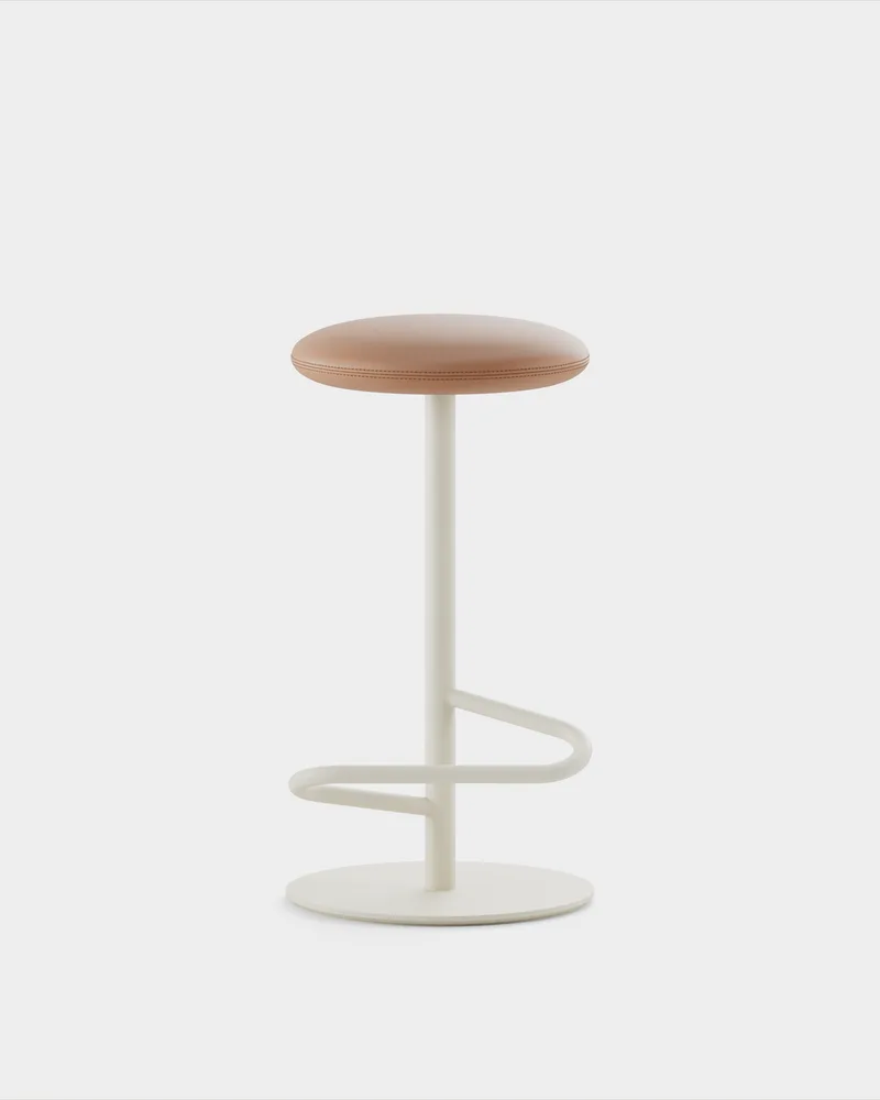 Odette Bar Stool H700 by Massproductions in Elmo Elmosoft – 33077, Ivory – product photo