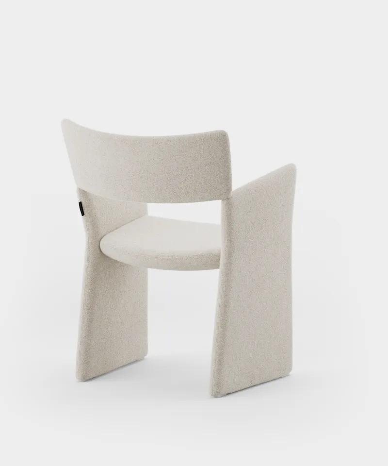 Crown Armchair von Massproductions in Kirkby Design – Spiral 21 Chalk – Produktfoto