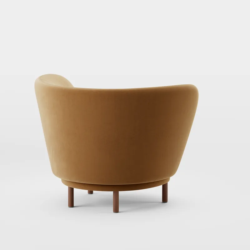 Dandy Armchair van Massproductions in Walnut Stained Beech/Villa Nova – Atlantis 91 Cumin – productfoto