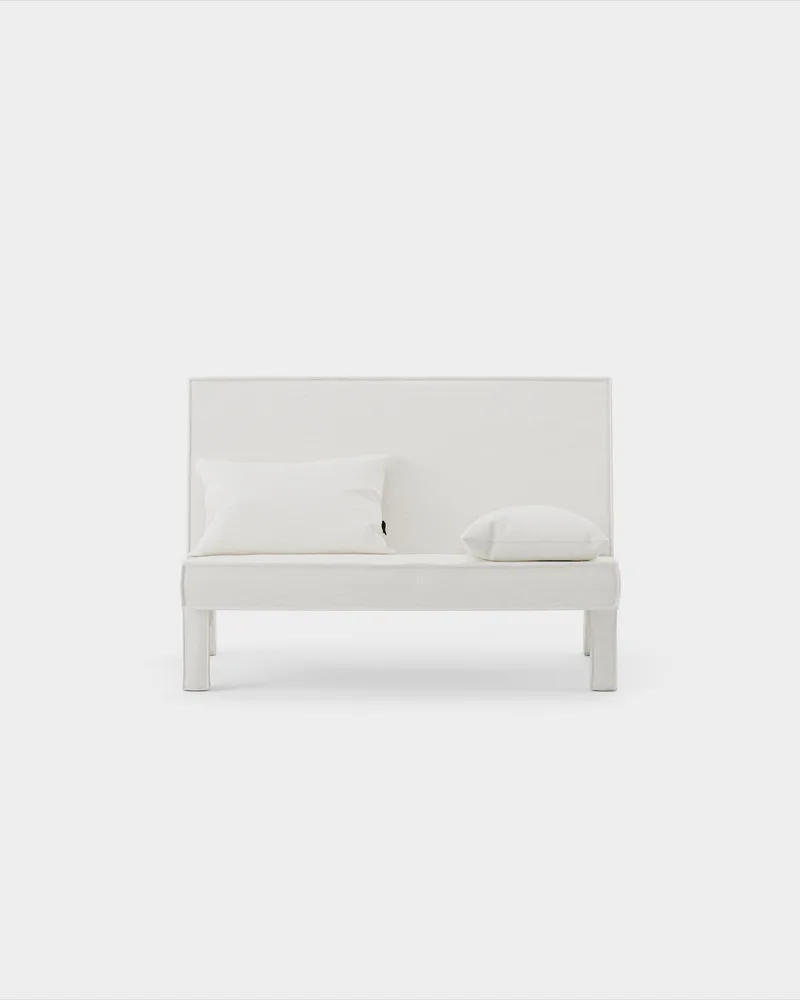 BAM! 2 Seater Sofa de Massproductions en Sahco – Ecriture 100 – photo du produit