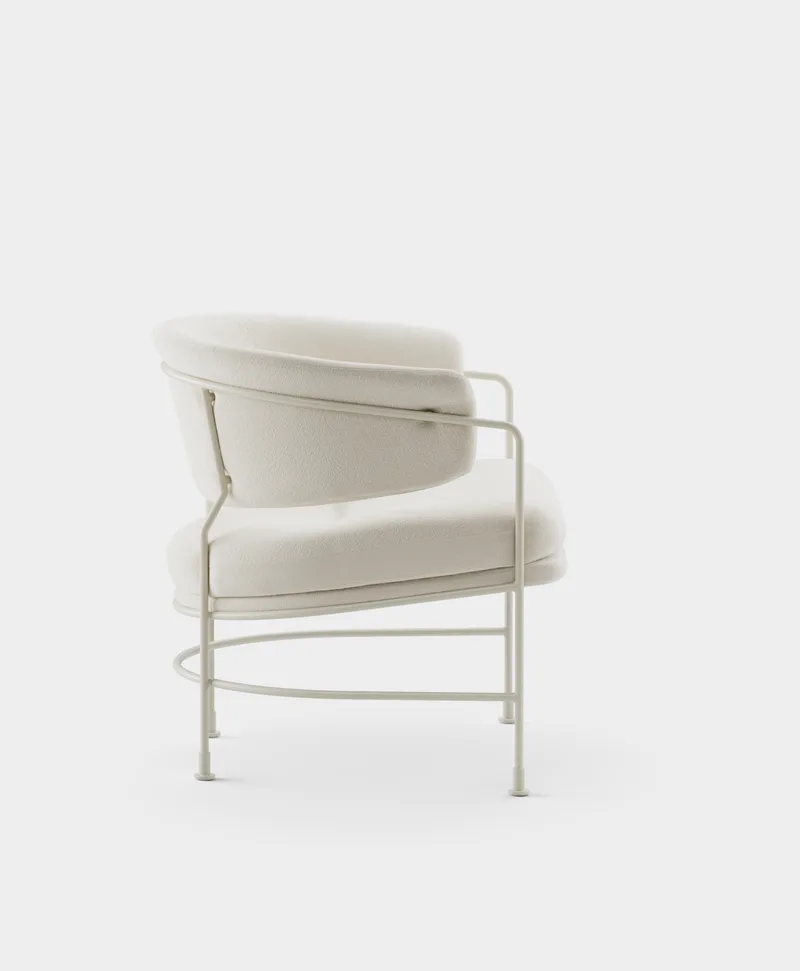Astro Club Chair van Massproductions in Kvadrat – Vidar 4 0106, Ivory – productfoto