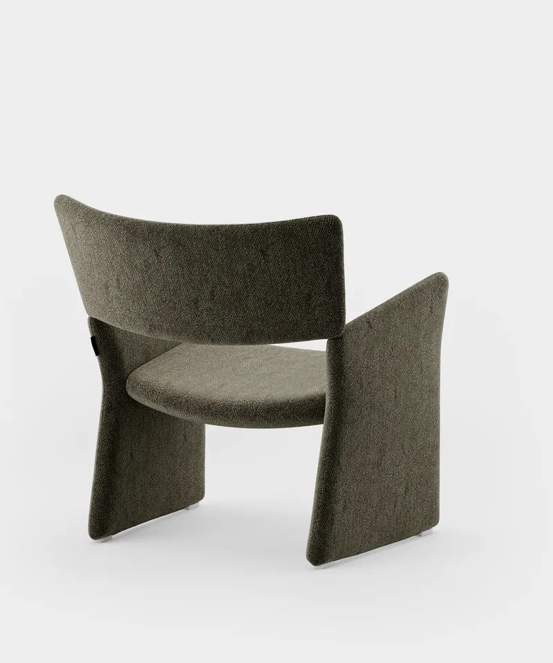 Crown Easy Chair van Massproductions in Sahco – Keiga 982 – productfoto