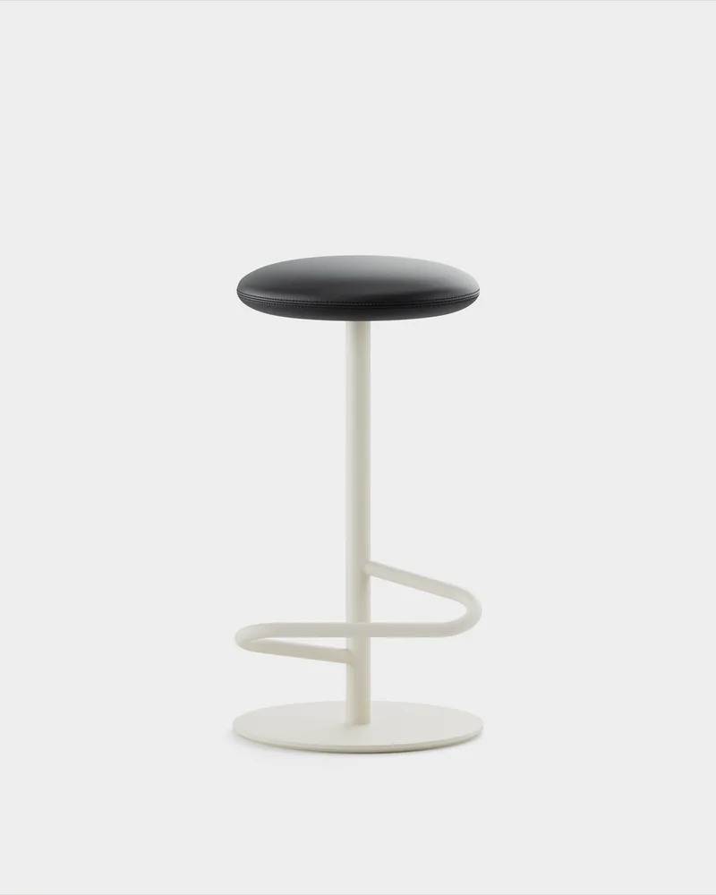 Odette Bar Stool H700 de Massproductions en Elmo Elmosoft – 99999, Ivory – photo du produit
