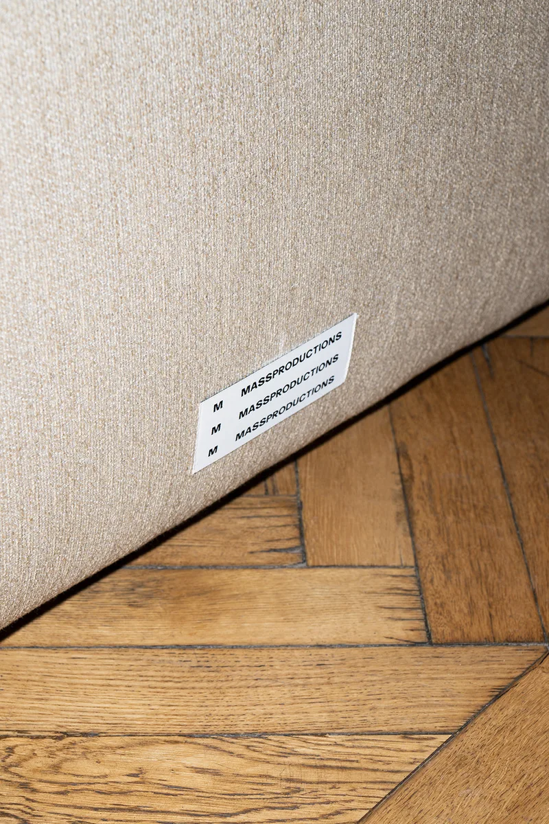 Patch 3-Seater by Massproductions in Sahco – Ecriture 100 – interior photo 1 of 2