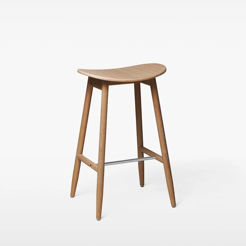 Icha Bar Stool van Massproductions in Natural Oak, 650 mm – productfoto