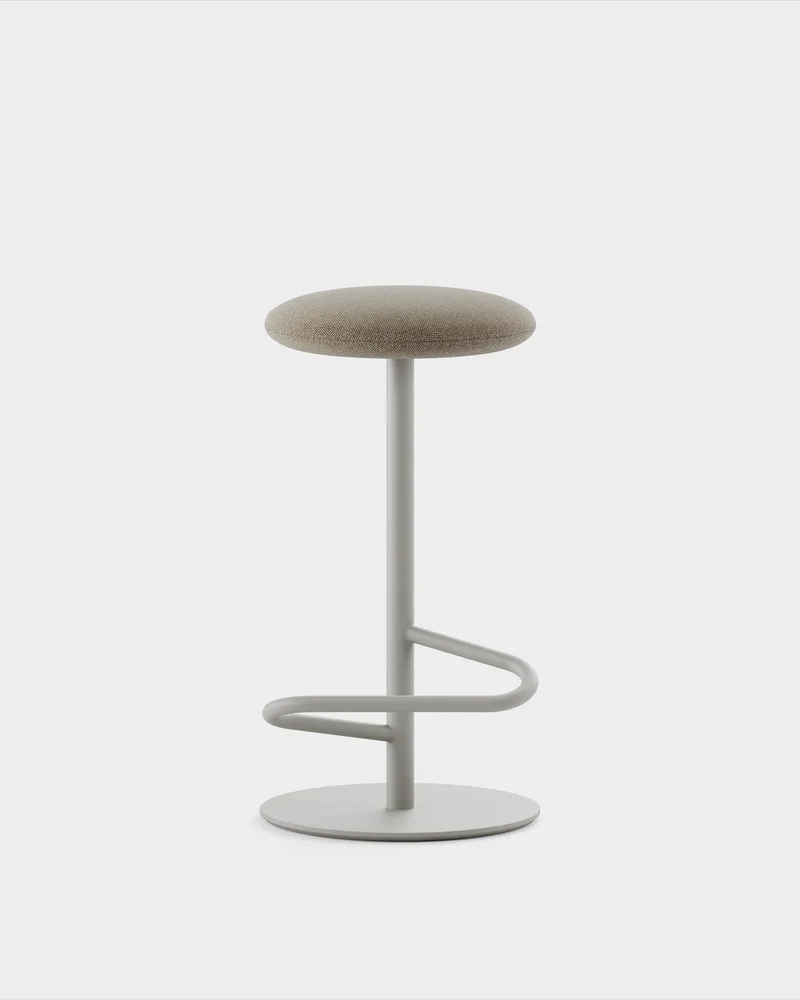 Odette Bar Stool H700 von Massproductions in Sahco – Ecriture 380, Stone Grey – Produktfoto