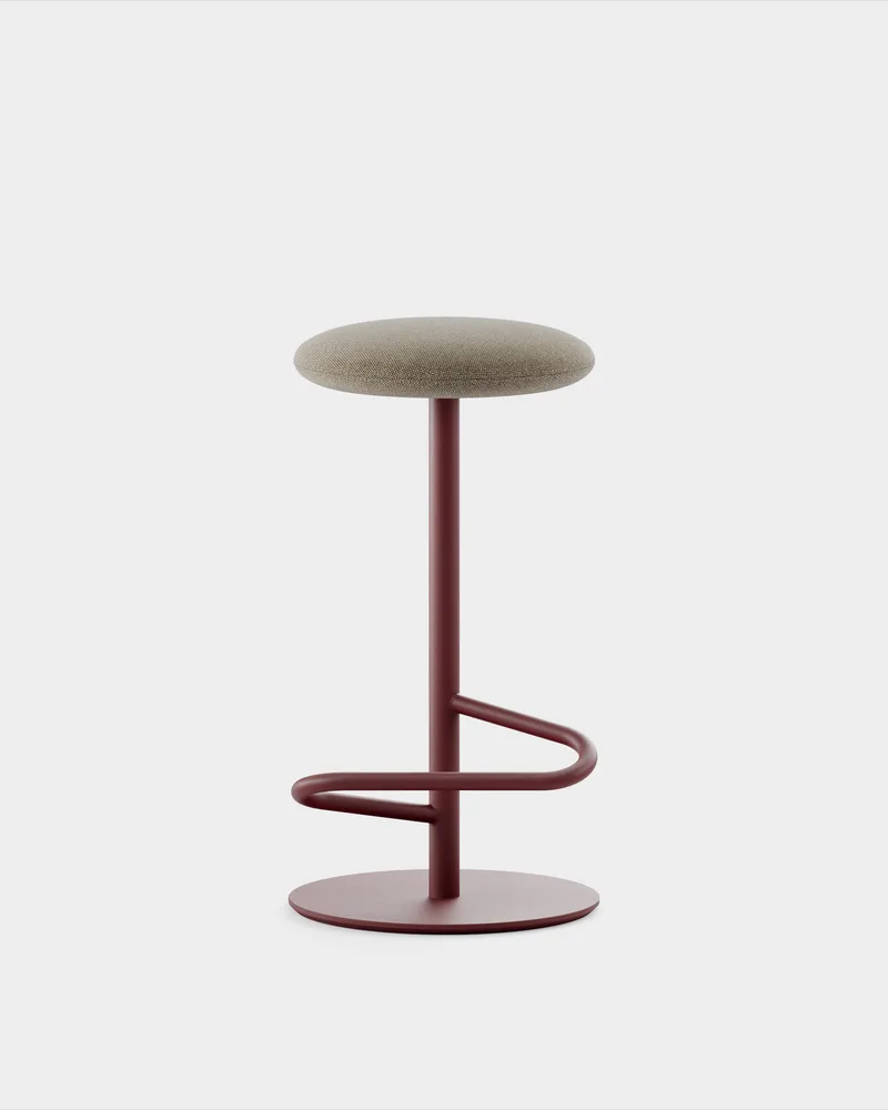 Odette Bar Stool H800 von Massproductions in Kvadrat Hallingdal 65 270, Wine Red – Produktfoto