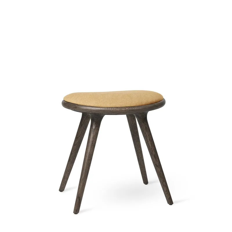 Low Stool van Mater in Sirka Grey Oak w. Kvadrat Clay 0007, 47 cm – productfoto