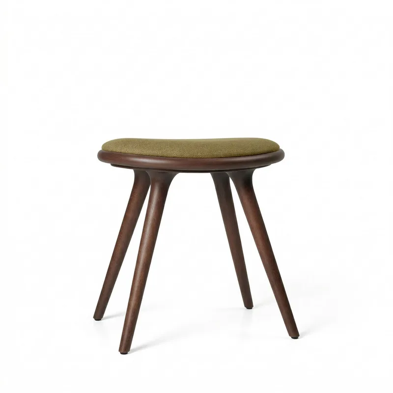 Low Stool van Mater in Brown Beech w. Kvadrat Clay 0017, 47 cm – productfoto