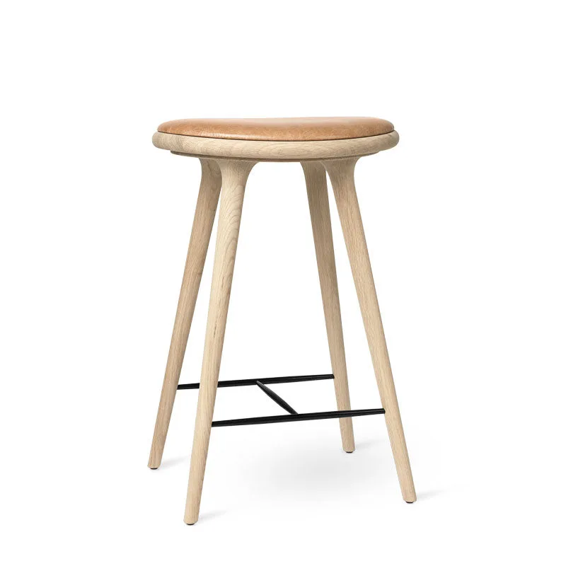 High Stool von Mater in Soaped Oak, 69 cm – Produktfoto