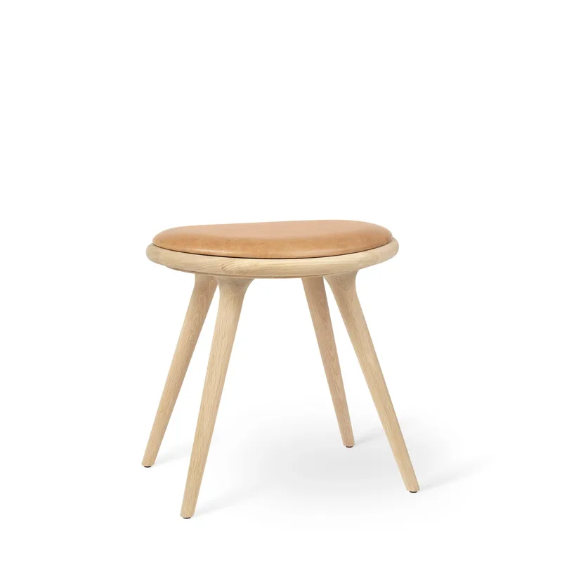 Low Stool van Mater in Soaped Oak, 47 cm – productfoto