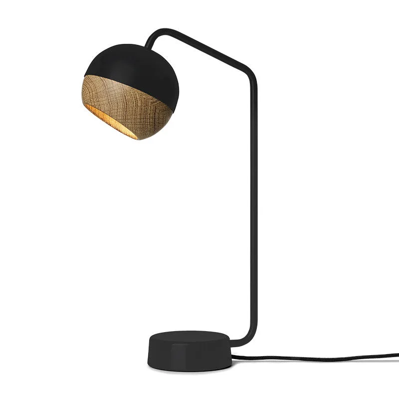 Ray Table Lamp van Mater in Black – productfoto